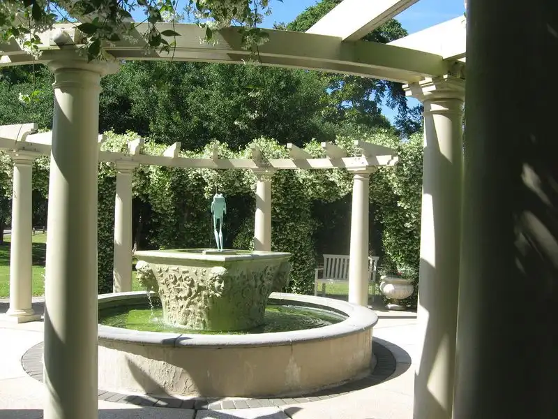 Airlie Gardens