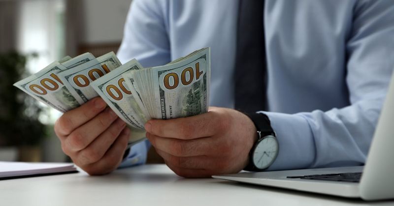Bringing Large Amounts of Cash Without Declaring