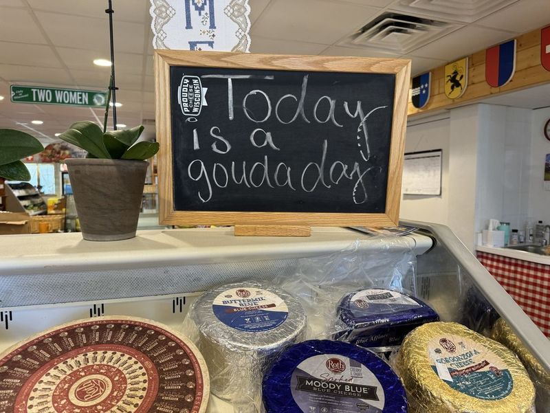 Alp & Dell Cheese Store – Monroe
