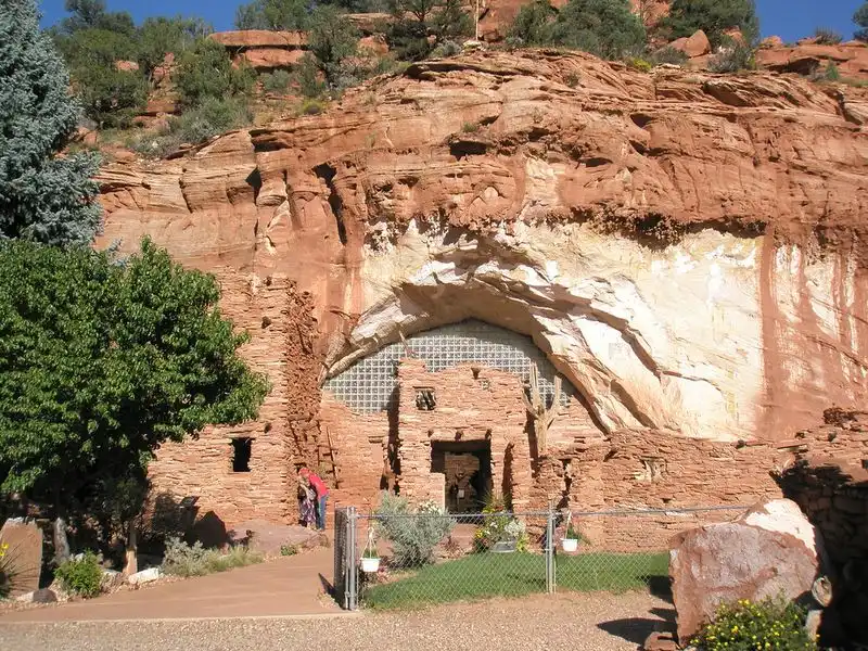 Moqui Cave