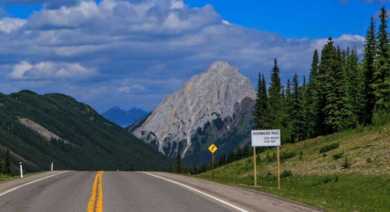 Highwood Pass (Kananaskis Country, Alberta)