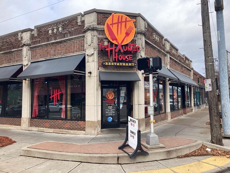 The Haunted House Restaurant – Cleveland