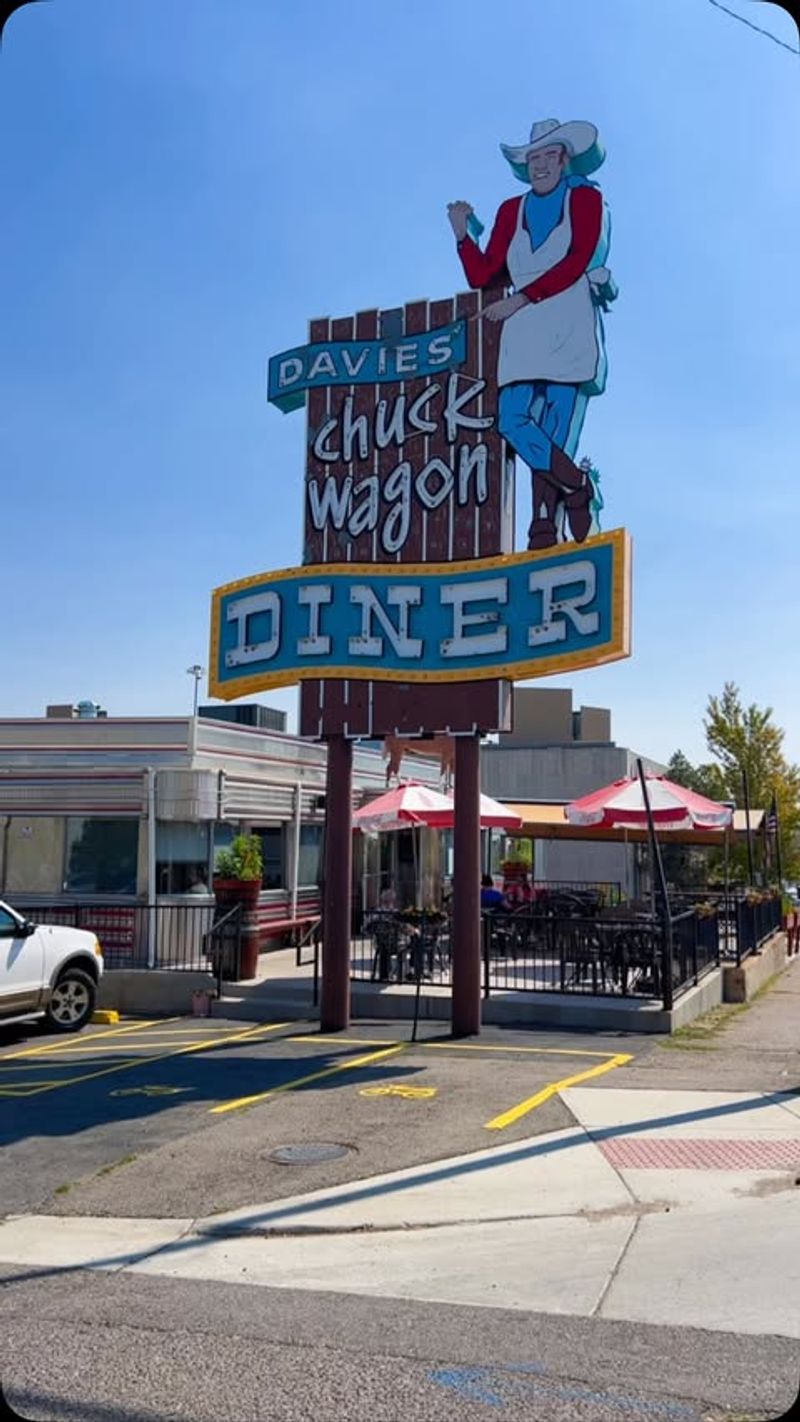 Davies' Chuck Wagon Diner – Lakewood
