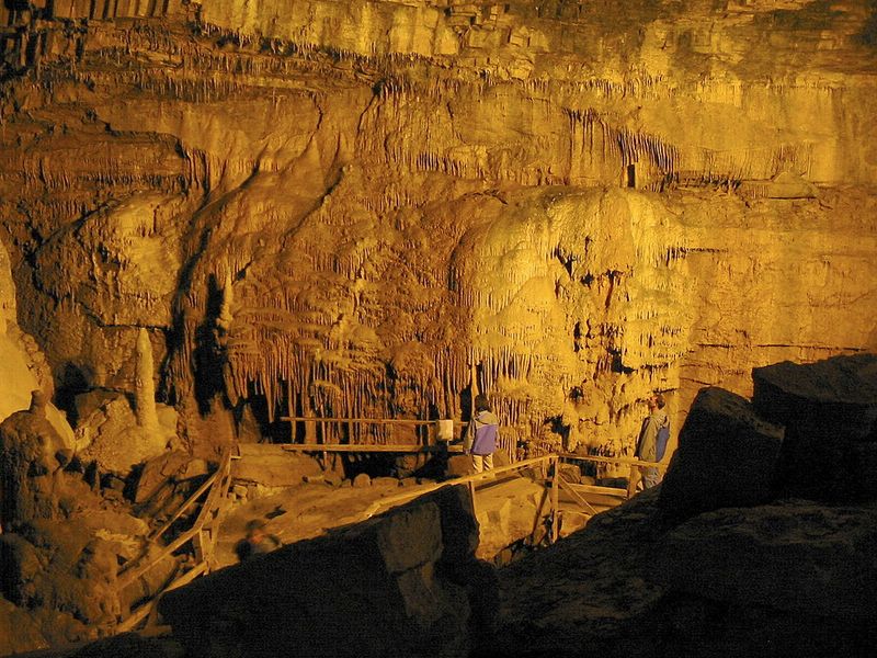 Lost World Caverns