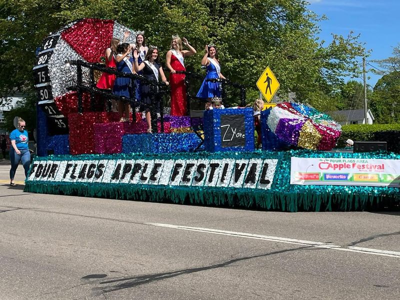 Four Flags Area Apple Festival — Niles, MI