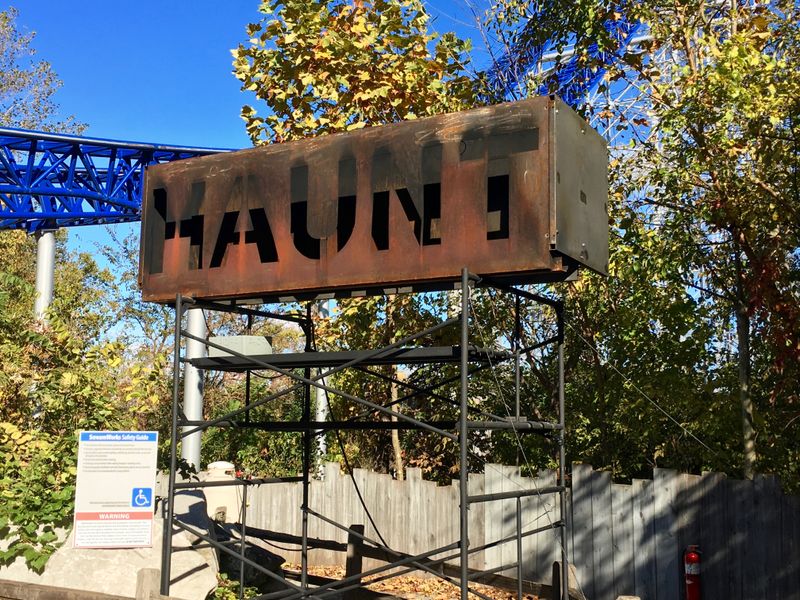 Ghost Walks and Haunted Tours