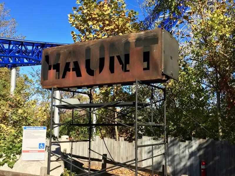 Ghost Walks and Haunted Tours