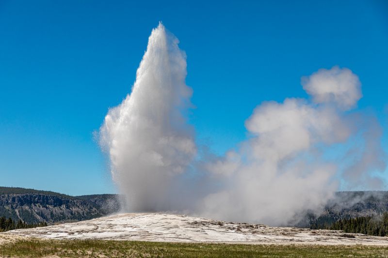 Yellowstone National Park Gateway