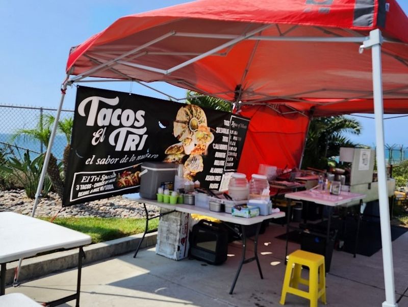 Tacos El Tri