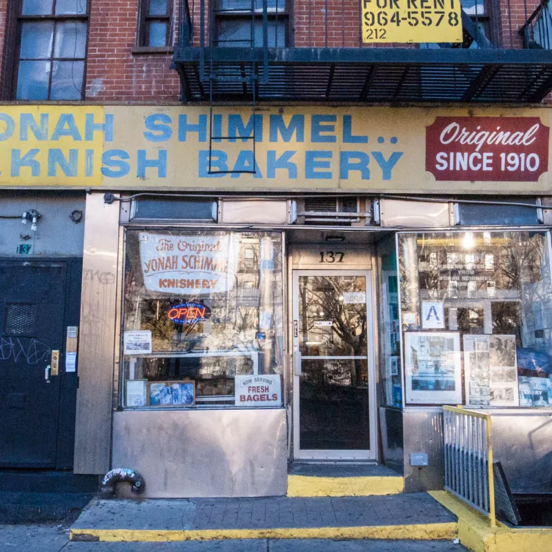 Yonah Schimmel’s Knish Bakery – Manhattan