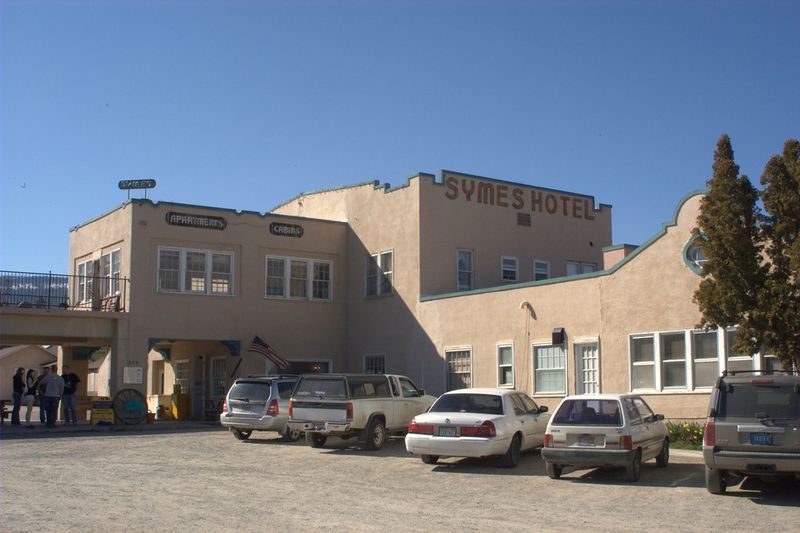 Symes Hot Springs Hotel & Mineral Baths