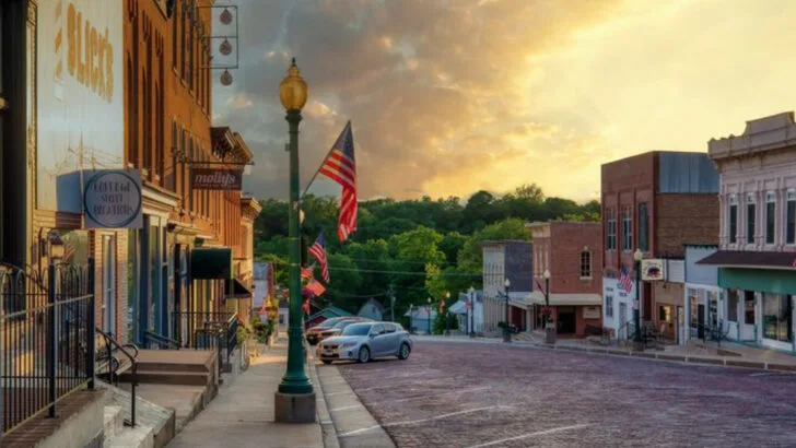 For Those Seeking Genuine Country Living, These 7 Illinois Towns Still Maintain Small-Town Soul