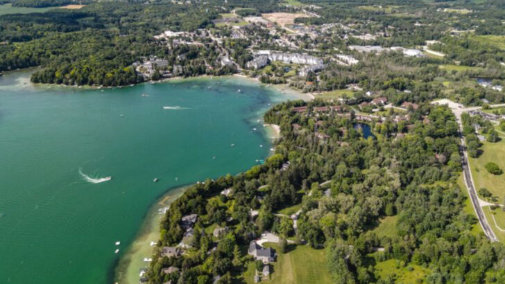 For anyone missing old-fashioned community, these 9 Wisconsin towns still preserve rural warmth