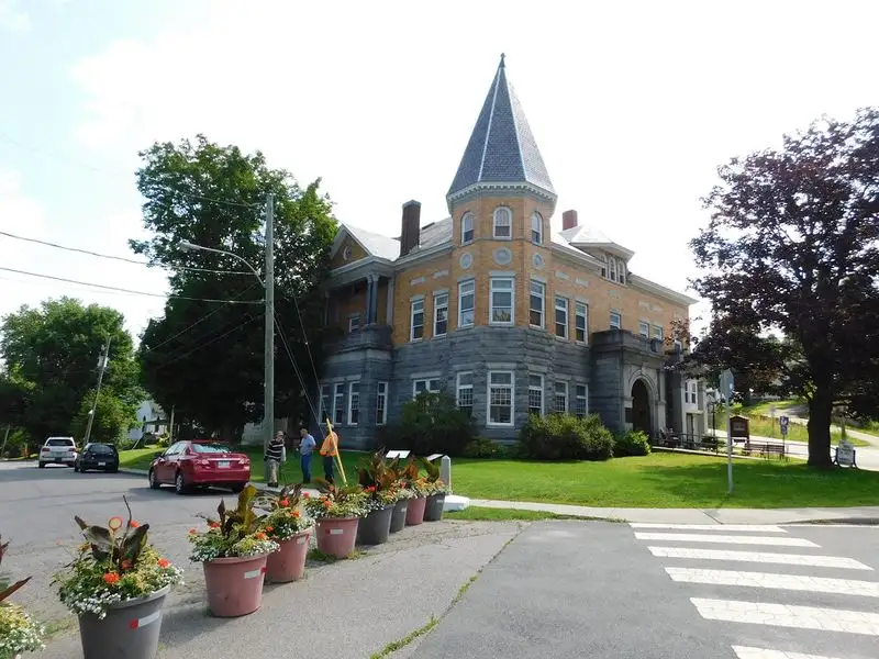 Haskell, USA - Stanstead, Canada