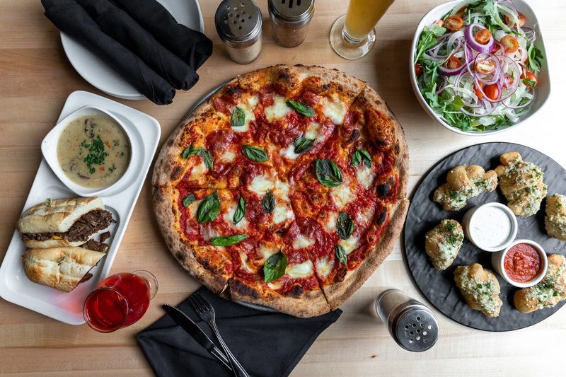 Mootz Pizzeria + Bar