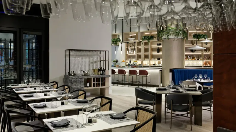 Edge Restaurant & Bar