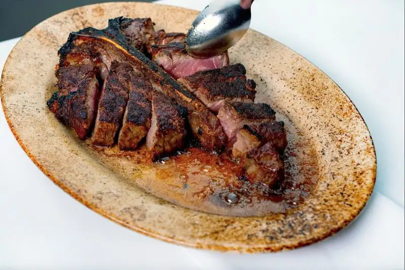 Royal 35 Steakhouse