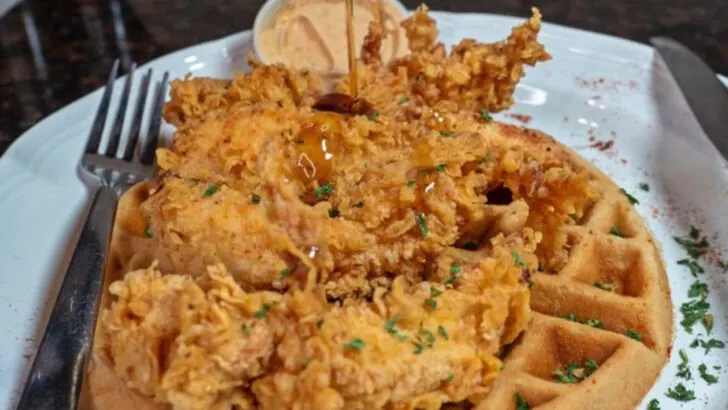 Hole-in-the-wall Mississippi soul food restaurants serving Sunday favorites every day