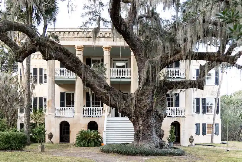Historic District Rich in Antebellum Architecture
