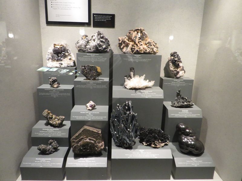 Hall of Gems and Minerals