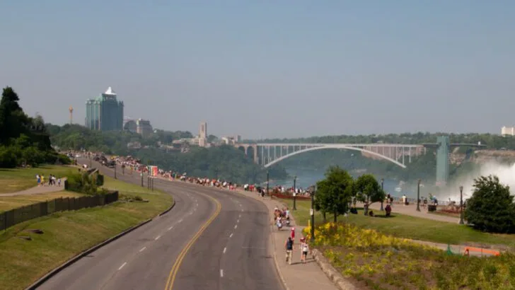 I keep returning to these 6 Great Lakes routes every fall