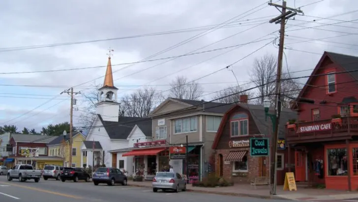 In New Hampshire’s White Mountains Is a Town Where Autumn Hikes and Historic Inns Go Hand in Hand