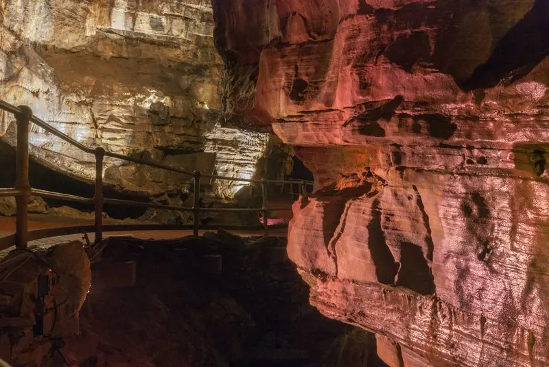 Howe Caverns (New York)