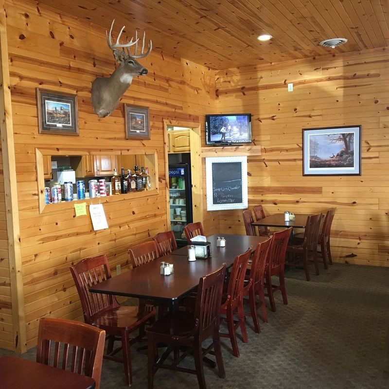 Rick’s Wagon Wheel – Floyd, IA