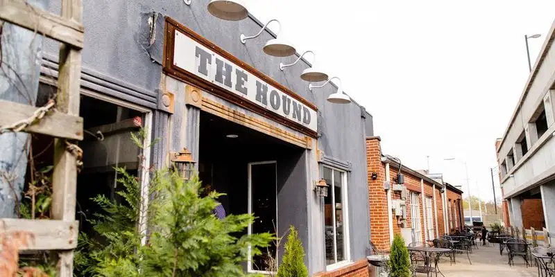 The Hound, Auburn