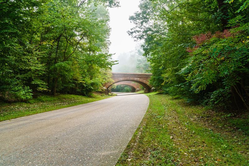 Colonial Parkway