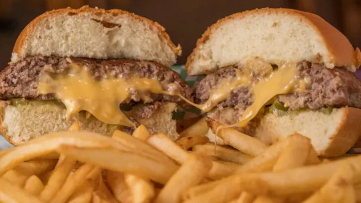 Juicy Lucy burger spots in Minnesota that locals can’t stop talking about