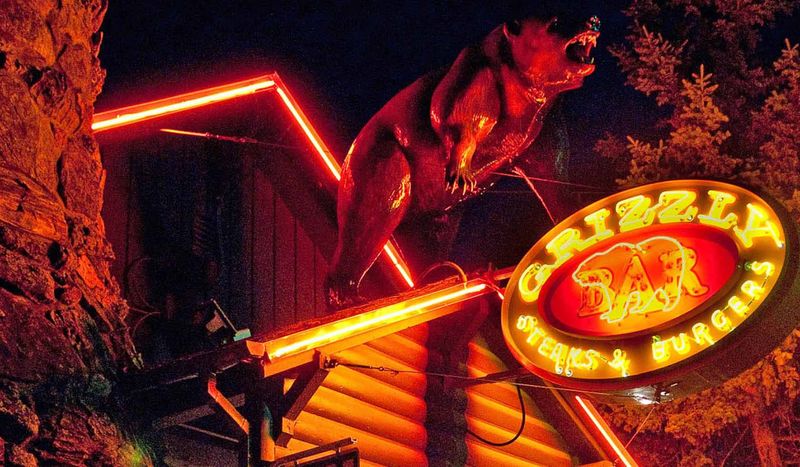 Grizzly Bar & Grill – Roscoe