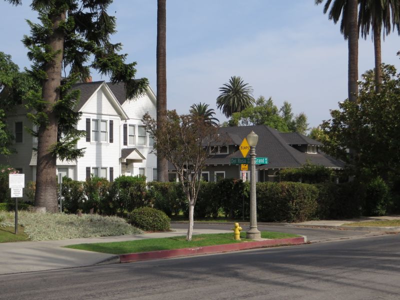 Exploring neighborhoods beyond the main attractions