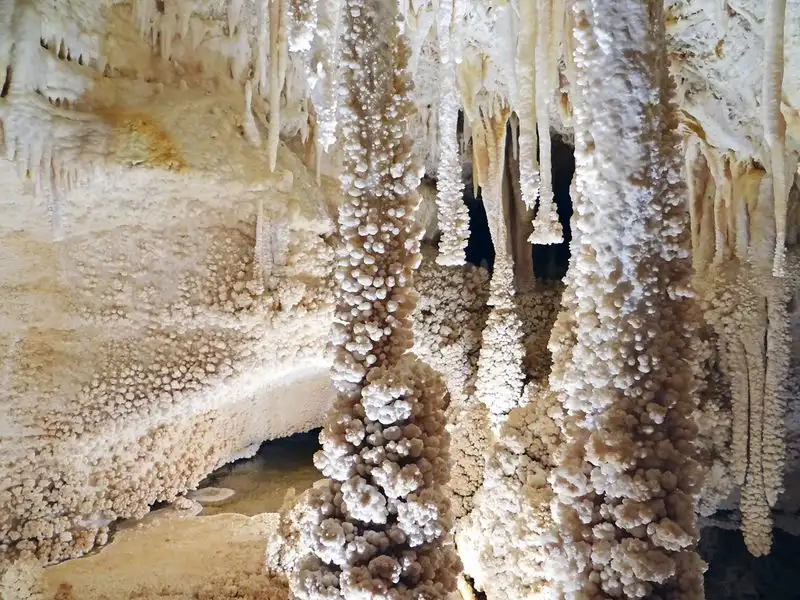 Caverns of Sonora (Texas)