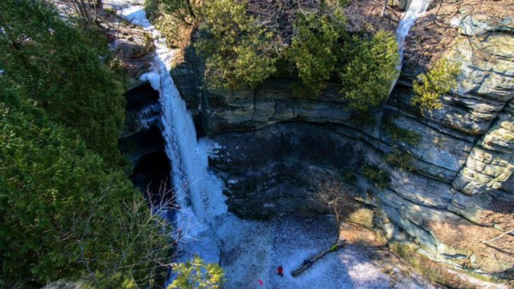 Less than 2 hours from Chicago is Starved Rock State Park in Illinois, where trails and canyons come alive in cooler weather