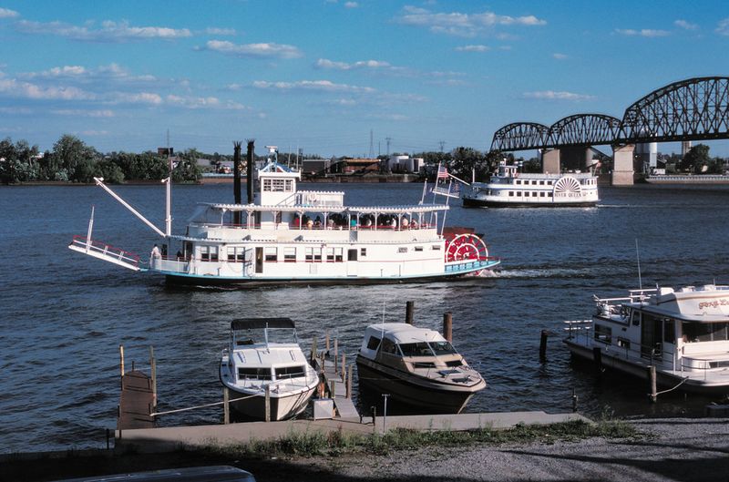 Riverboat Cruises on the Missouri River
