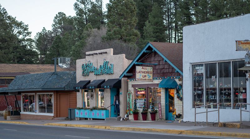 Midtown Ruidoso shops & cafés