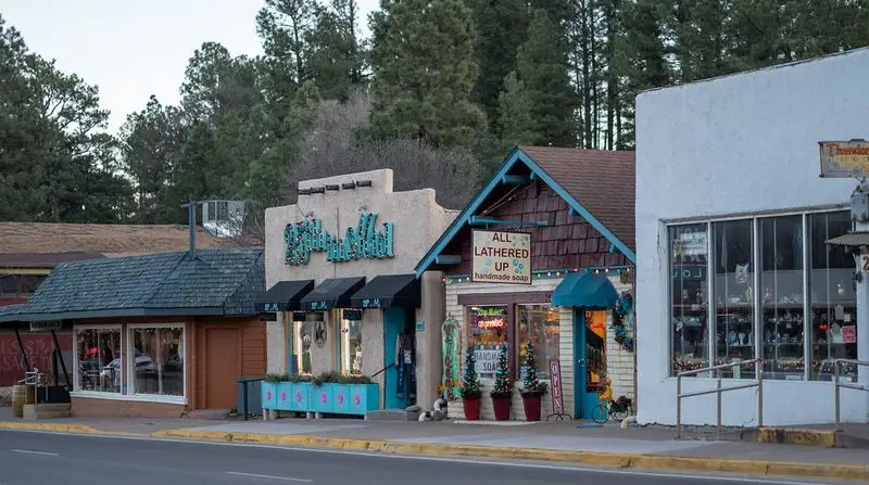 Midtown Ruidoso shops & cafés