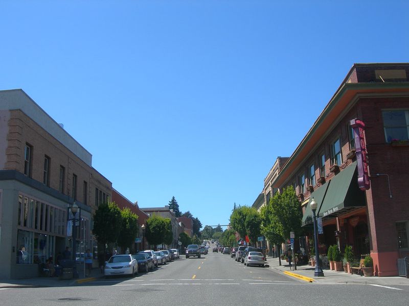 Downtown Hood River Shops & Cafés