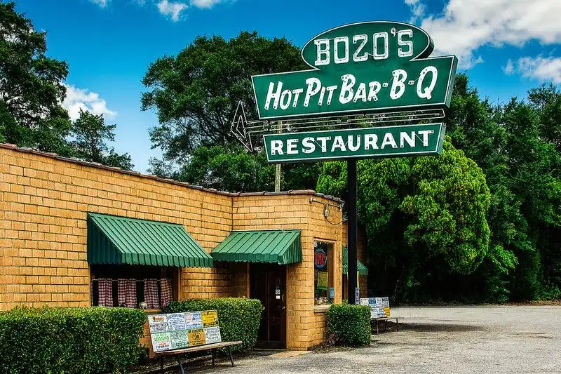 Bozo’s Hot Pit Bar-B-Q (Mason, TN)