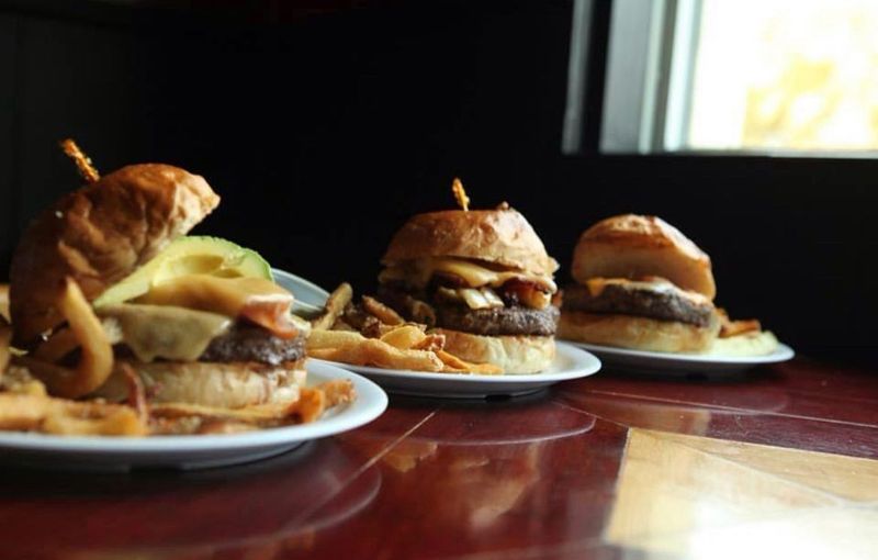 Oscars Pub & Grill