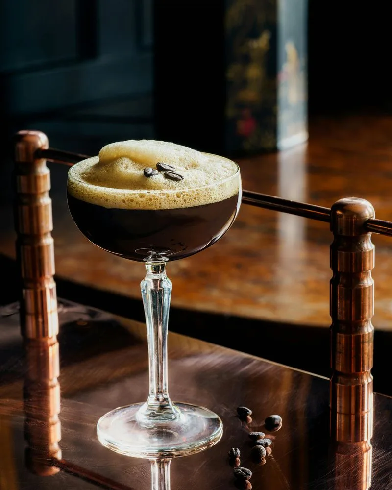 Order at the bar in pubs, not at your table