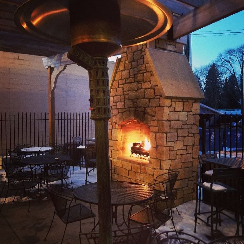 The Narrows Saloon – Navarre