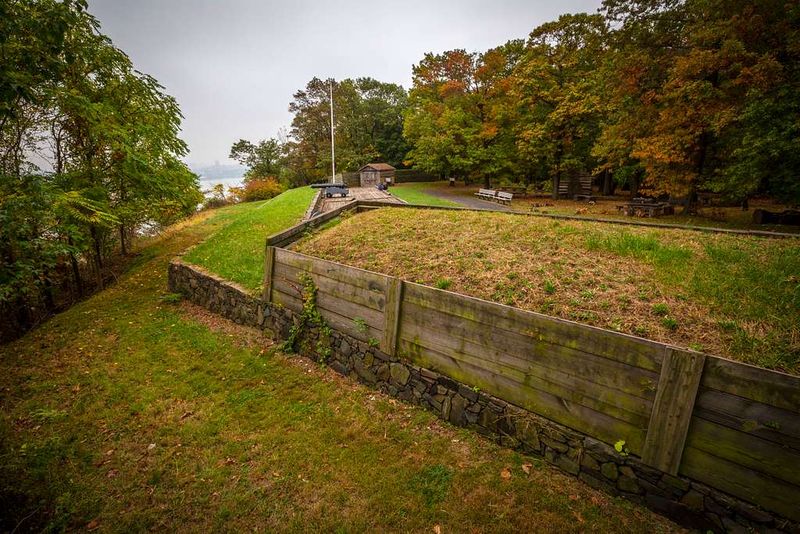 Fort Lee Historic Park