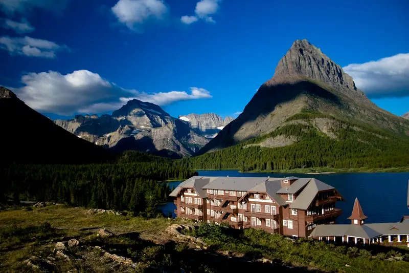 Many Glacier Hotel