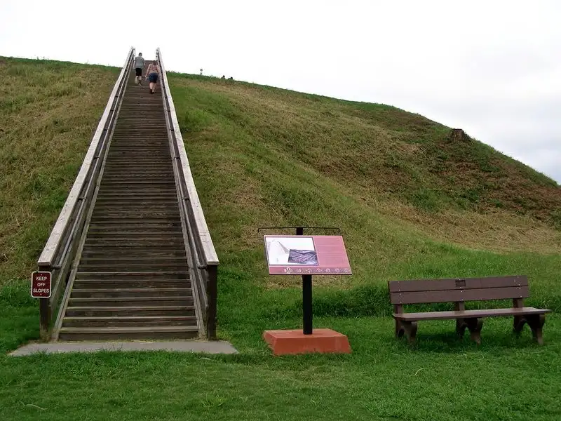 Etowah Indian Mounds Historic Site (Cartersville, GA)