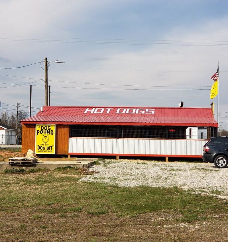 The Dog Pound Restaurant and Smoke House