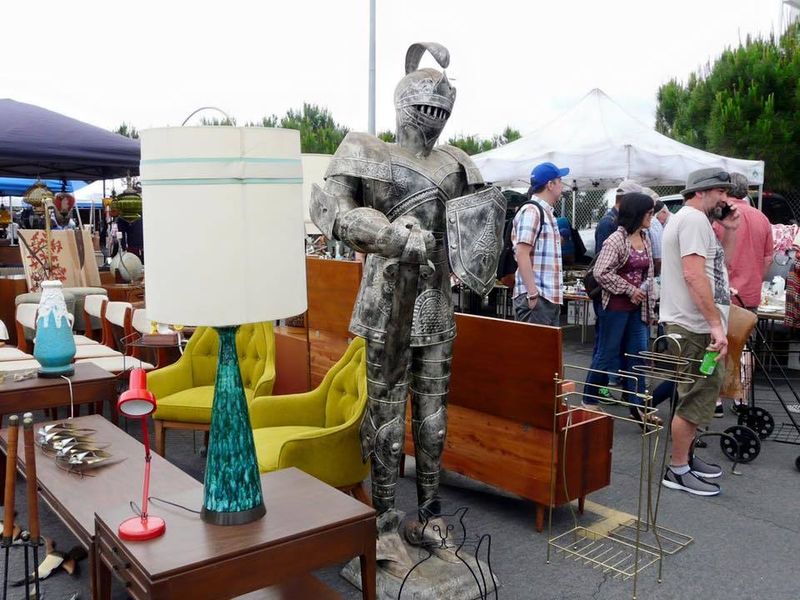 Long Beach Antique Market (Long Beach)