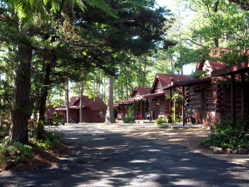 Cozy Cabins and Romantic Inns