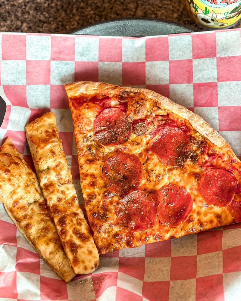 Pizza World – Cedar Rapids